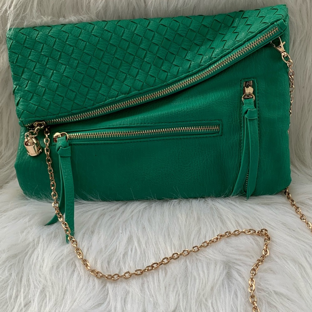 Unique Chain Strap Green Purse!